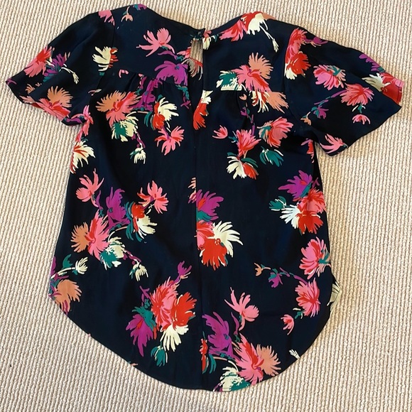 Maeve from Anthropologie black flowered top - NWOT - Picture 5 of 5